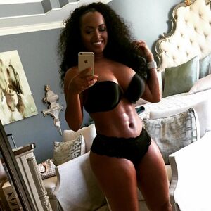 nude black girl selfie