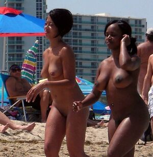 blacks beach nudist