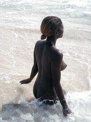 Damplips Girl At Nude Beach - Amateur wife blacked